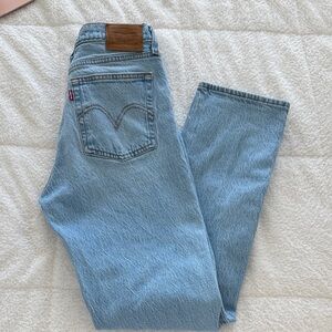 Levi’s Wedgie Straight Jean